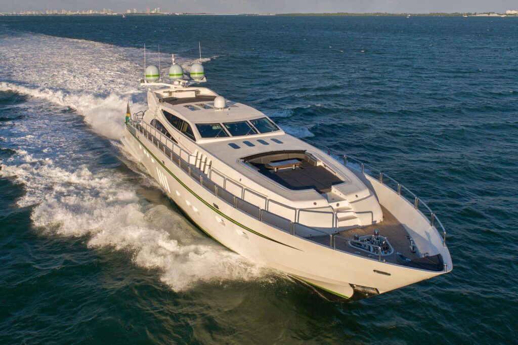 Yacht Cruises in Beautiful Locations